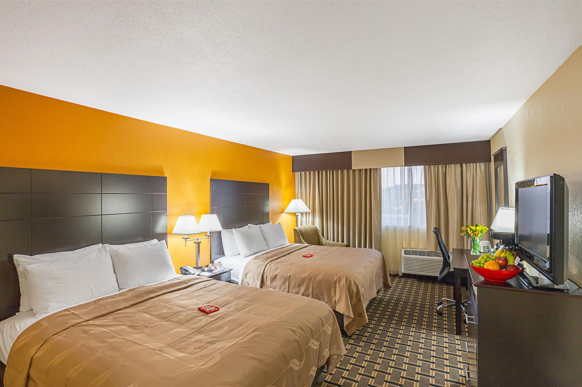 Quality Inn & Suites Cincinnati Exterior foto
