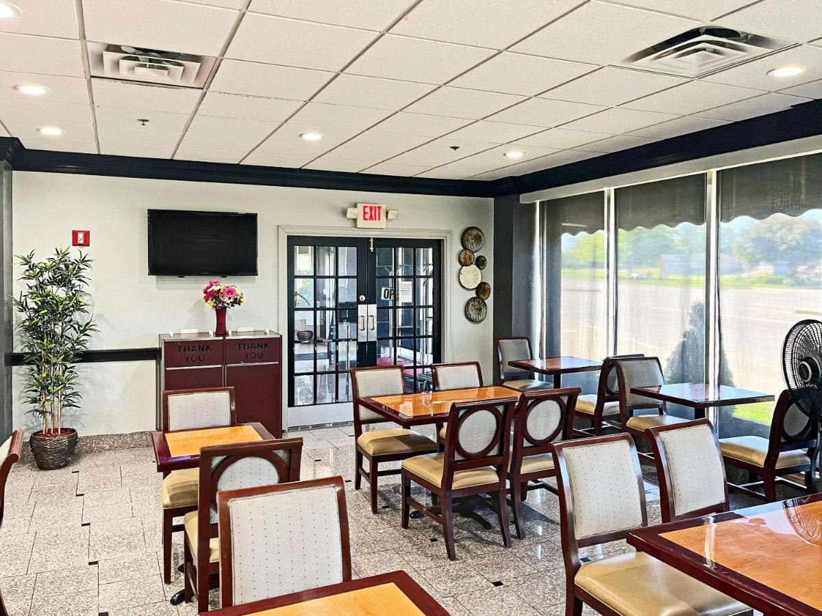 Quality Inn & Suites Cincinnati Exterior foto