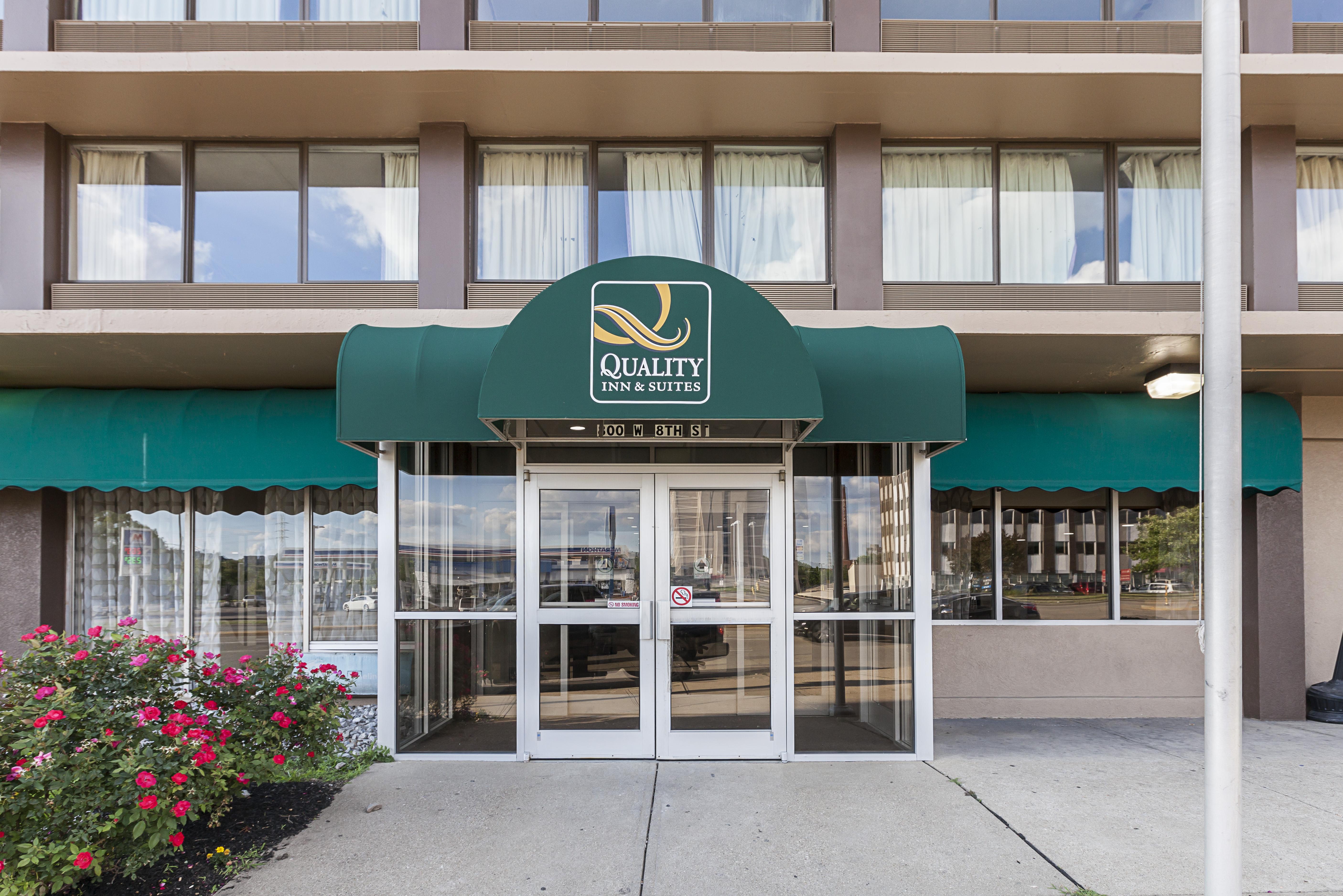Quality Inn & Suites Cincinnati Exterior foto